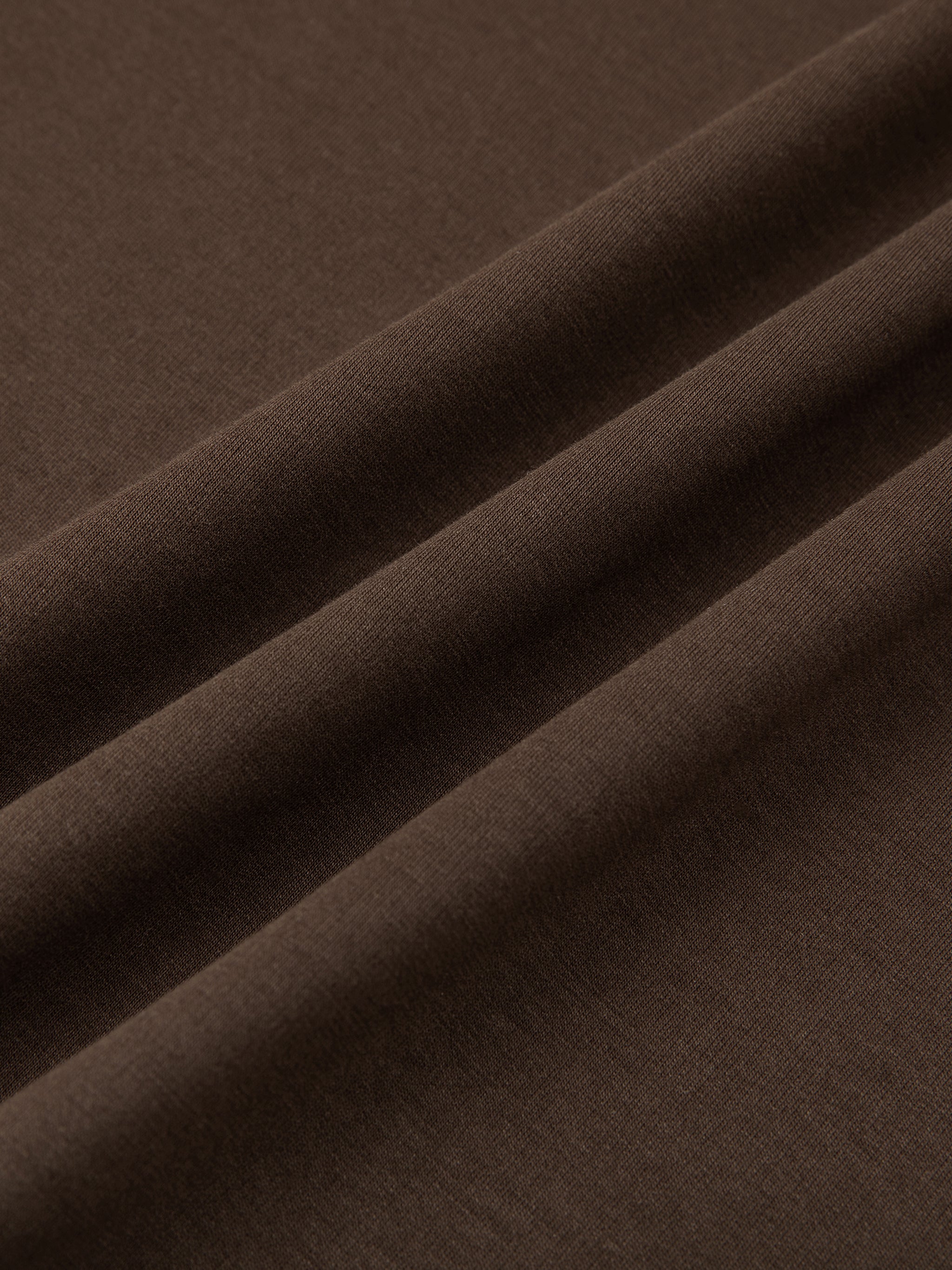 THE ESSENTIAL LONGSLEEVE